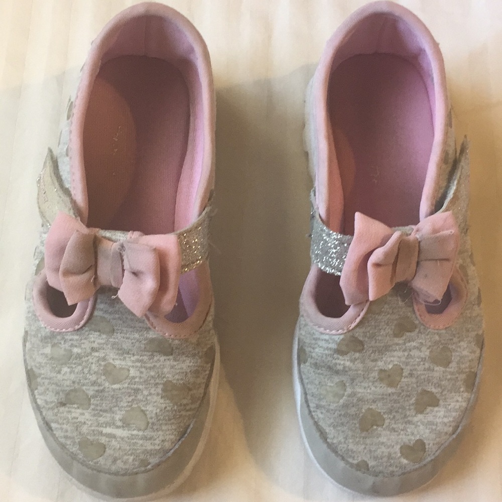 Sketchers memory foam. Girls 12T.